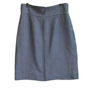 Isabella’s DeMarco Tahari Levine Blue Housndtooth Skirt. Size 8